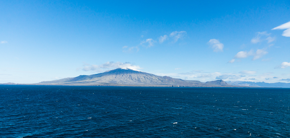 20240910_0122_Island