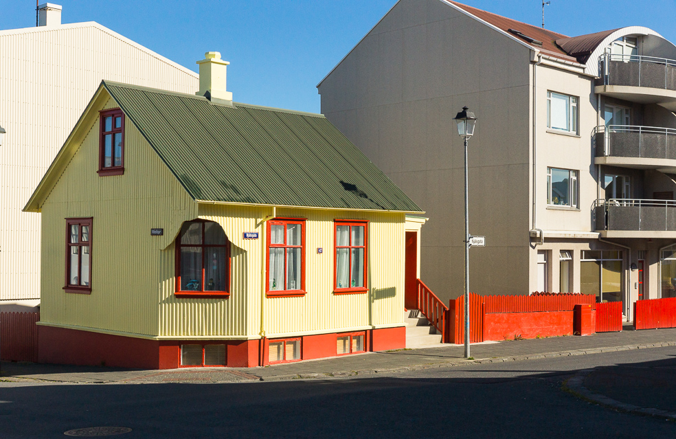 20240911_0231_Island